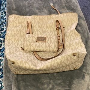 Authentic Michael Kors Handbag w/ matching wallet